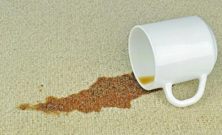 Anda menumpahkan Kopi di karpet dan timbul noda — Apa yang harus dilakukan?